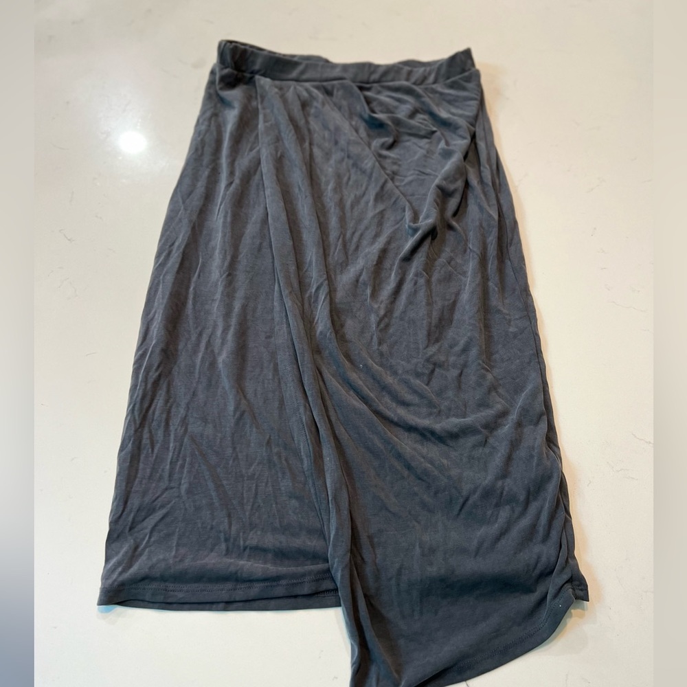 Gray midi skirt size medium.